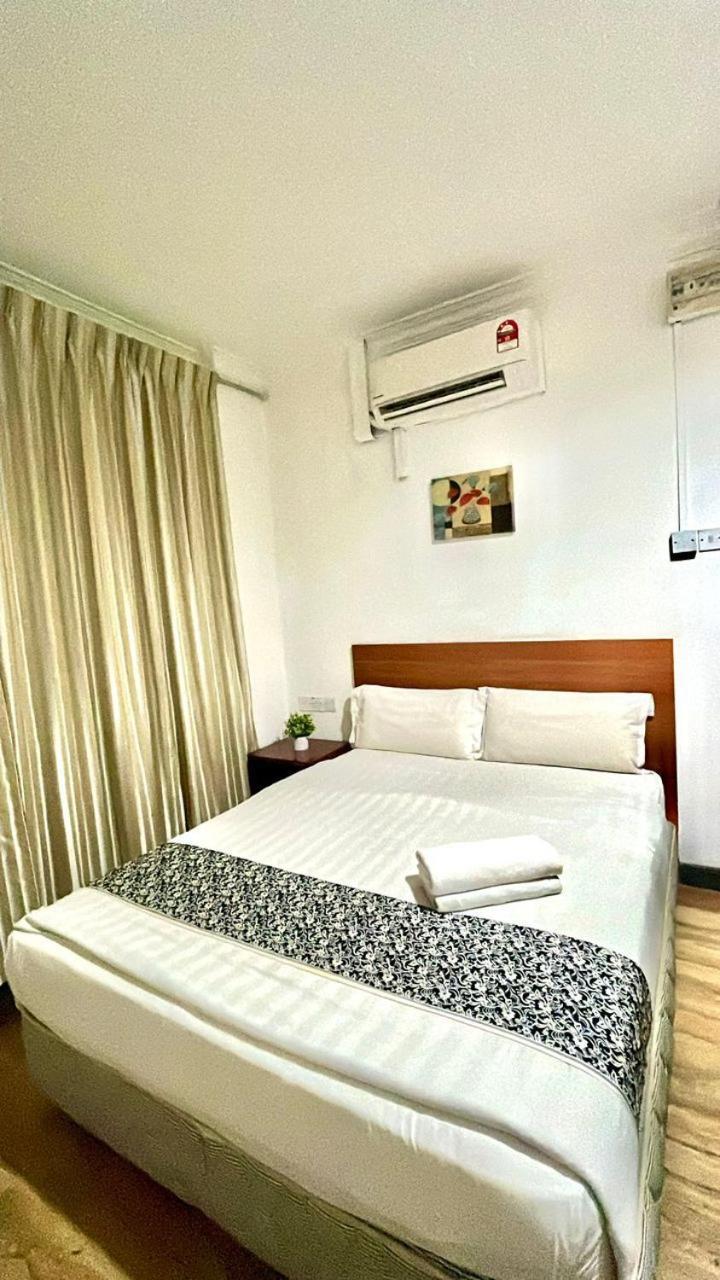 Switz Paradise Hotel - 5 Minute Walk To Centre Point And 10 Minute Walk To Waterfront- Kota Kinabalu Exteriör bild