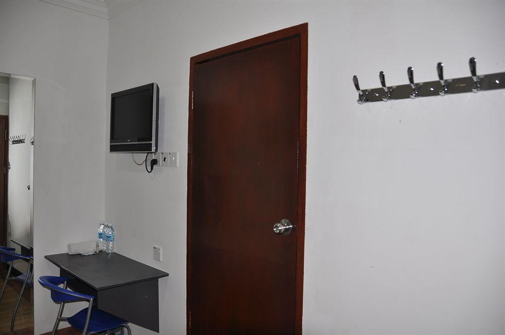 Switz Paradise Hotel - 5 Minute Walk To Centre Point And 10 Minute Walk To Waterfront- Kota Kinabalu Exteriör bild